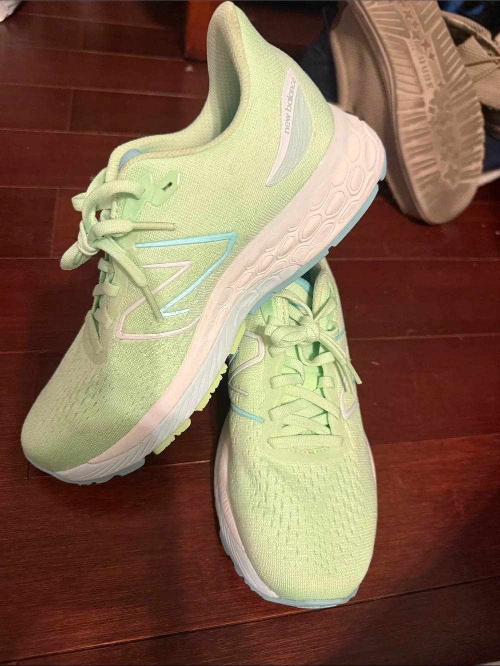 New Balance Women's Pale Green Athletic Sneakers NWOT